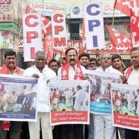 Left parties called bandh paralyse AP: Bus services suspended, schools shut